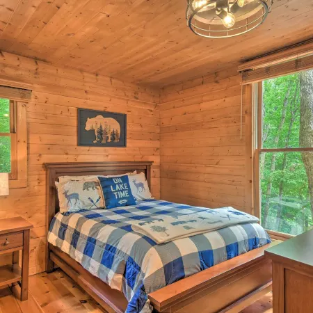 Lakefront Glass House Cabin w/ Mountain Views!