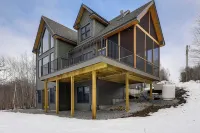 Mountain-View Home in Stoneham w/ Hot Yoga Studio! - Wifi