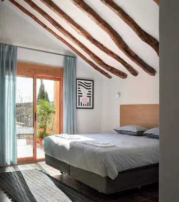 Neleman House - Hoces del Cabriel - Interior of Valencia La Pinada附近的飯店