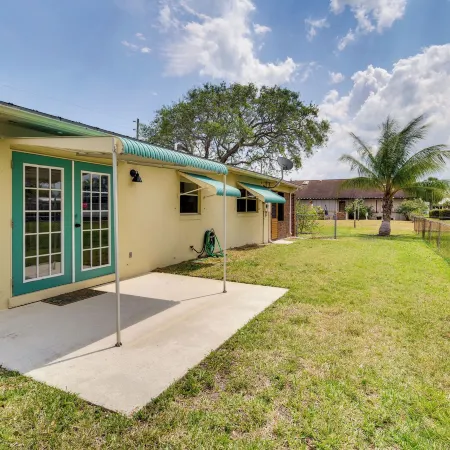 Fort Pierce Vacation Rental Walk to Beach and Jetty