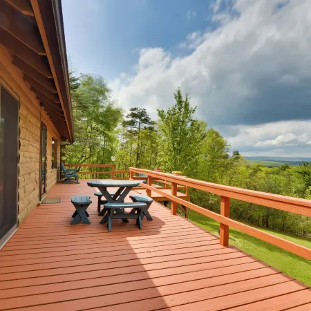Peaceful Bedford Escape: Deck & Stunning Views!