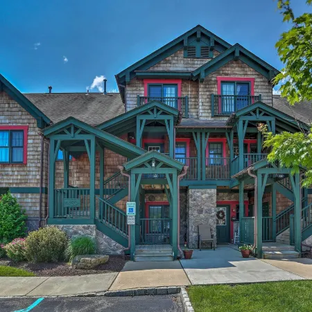 Mountain Creek Resort Home - Hot Tub & Pool Access