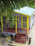 Gumbo Limbo - Go Slow Cabana, Steps from the Ocean, Free Bikes, Free WiFi Hotel a Caye Caulker