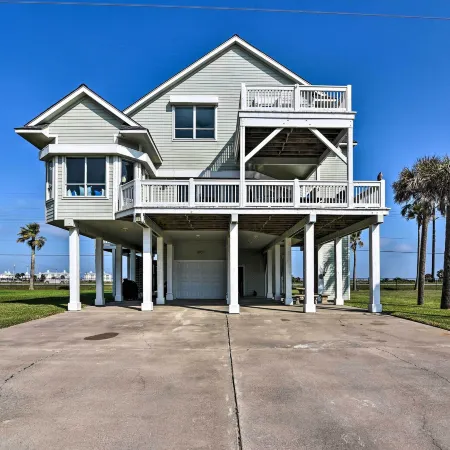 Ocean-View 'Kahala Beach Bliss' Home in Galveston!