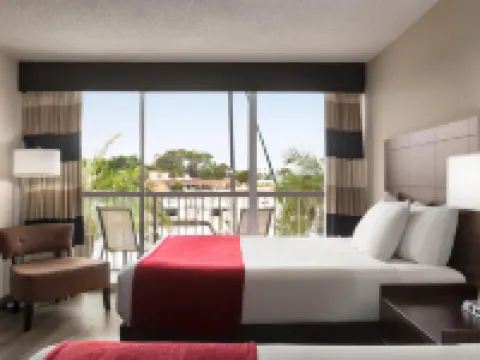 ラマダ バイ ウィンダム サラソタ ウォーターフロント マナティのホテル