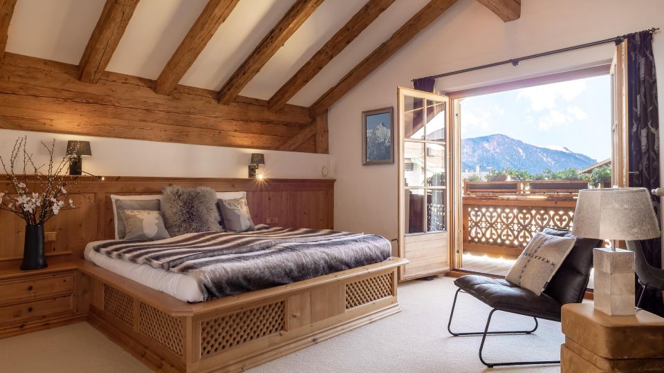 Exclusive Tyrolean Chalet near Ski lifts