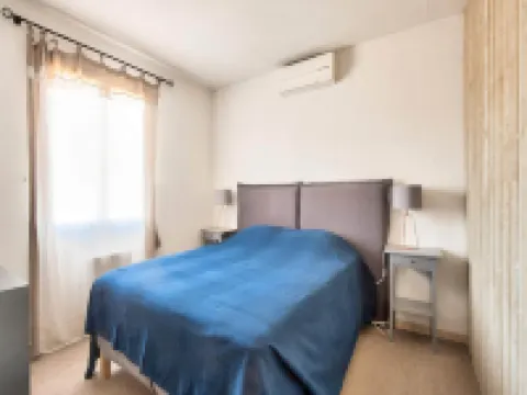 Residence Villas and Mas Pont Royal Hotels in Mallemort