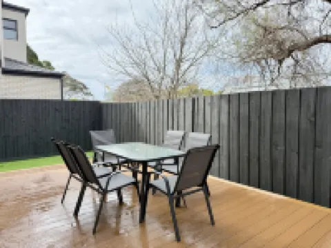 Aalto Retreat 2: Chic & Modern, Close 2 Everything Hotels near Rosebud Country Club