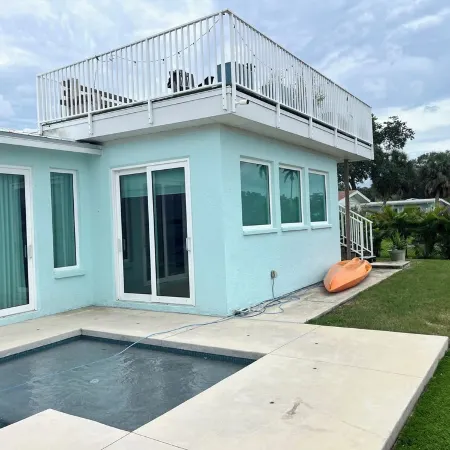 Waterfront Oasis, Sunsets, Heated Pool, Hot Tub, Boat Dock, Near Boat Ramp