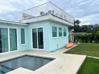 Waterfront Home! Sleeps 8 Heated Pool Spa Boat Dock Chef Kitchen Small Dogs OK