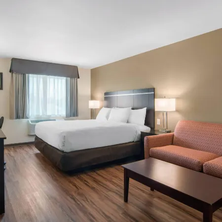 Econo Lodge Inn & Suites