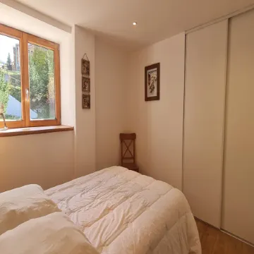 Spacious Chalet Near Ski Slopes
