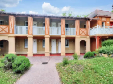 Apartment in Monflanquin near Public Pool