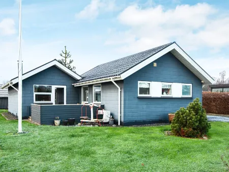 6 person holiday home in Juelsminde-By Traum Отели в г. Хеденстед