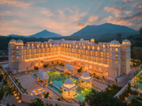 Wyndham Grand Udaipur Fateh Sagar Lake Hotels in Udaipur