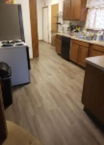 Spacious 1 BR Apartment located above a Salon.