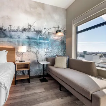 Cambria Hotel Portland Downtown Old Port