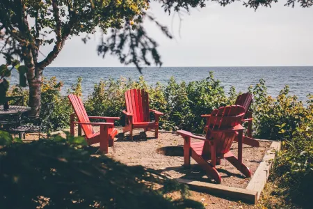 Timber-frame Beach Chalet on Lake Superior between Lutsen and Grand Marais