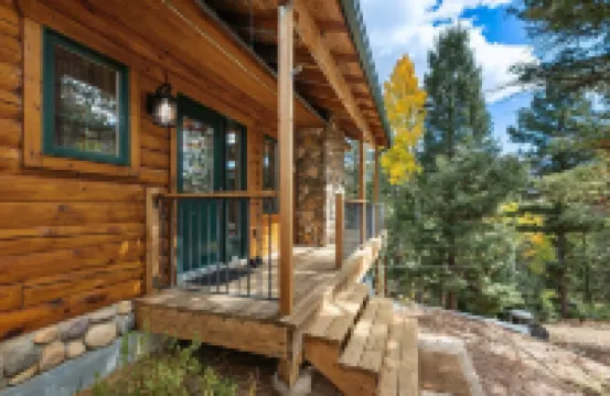 LOG CABIN w/Mtn View, Hot Tub, & Fireplace!