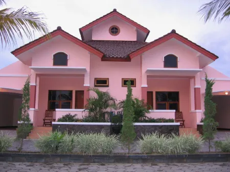 Atrium Resort & Hotel