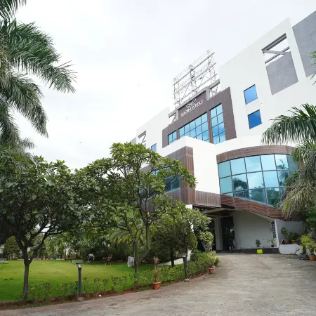 Grand Sarovar Portico, Latur
