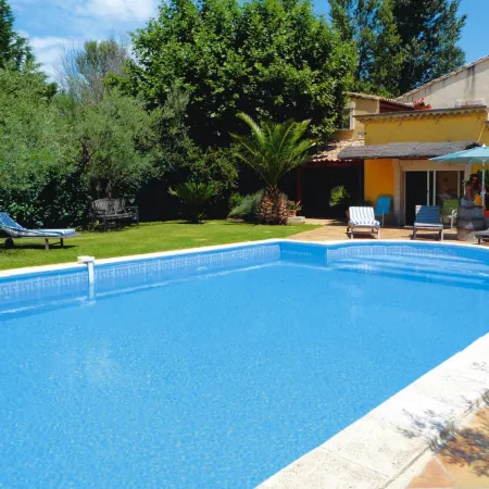 Cozy Noves Home with Pool Access