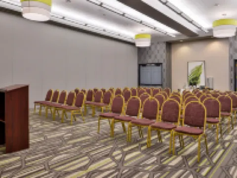 中央埃爾克格羅夫智選假日酒店及套房 - 99號公路 by IHG 薩克拉門託縣酒店