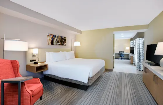 薩拉託加泉希爾頓花園酒店