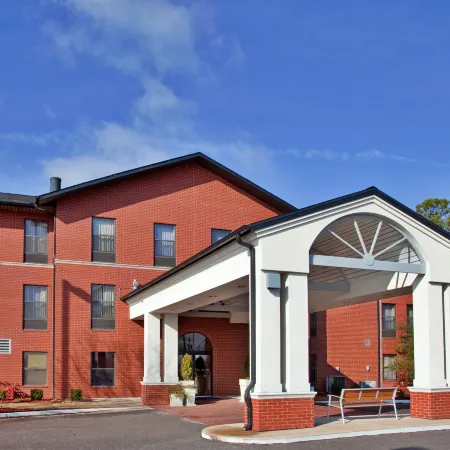 Holiday Inn Express & Suites BATESVILLE by IHG