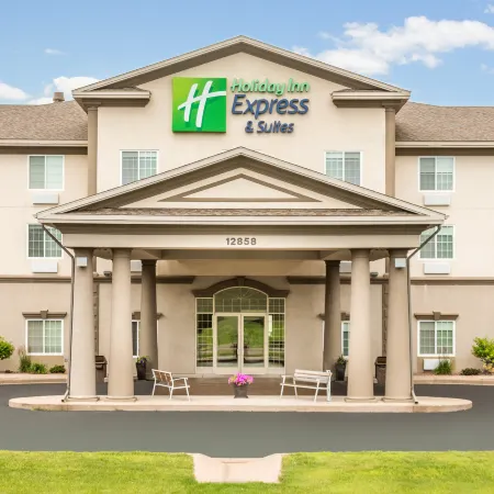 Holiday Inn Express & Suites EAU CLAIRE NORTH by IHG