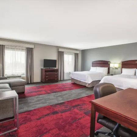 Hampton Inn & Suites Madison West