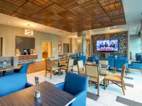 Holiday Inn Express & Suites CHARLOTTE - SOUTH END by IHG Hotels near Sycamore Brewing