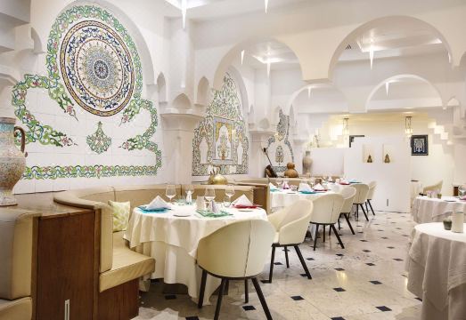 3. 소피텔 알제 함..