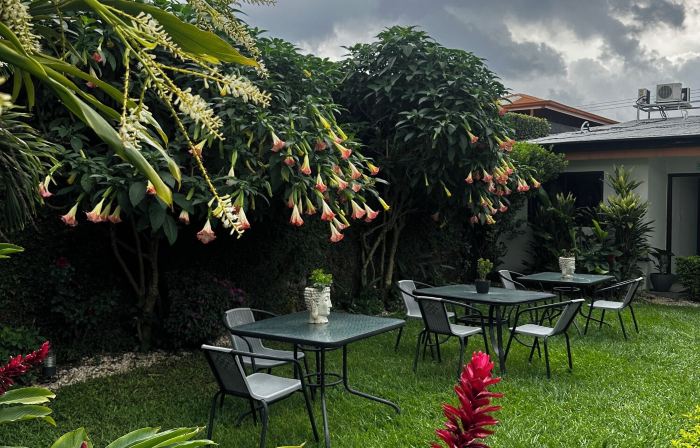 Berlor Airport Inn