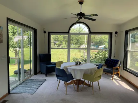 In Kalona-Near Pleasantview Home, Hospital, Iowa, and Kinnick Carver WiFi-Garage