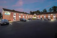 布倫瑞克巴斯區温德姆戴斯酒店 - 停車場