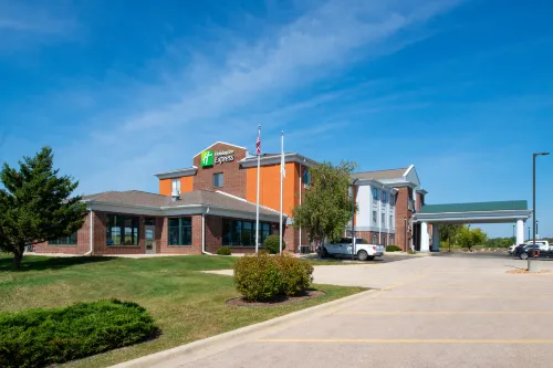 Holiday Inn Express & Suites FORT ATKINSON by IHG - 3 ดาว