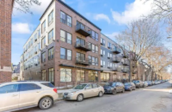 Sleek & Urban 1 Bed 1 Bath with Gym, Wi-fi & Patio