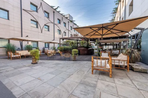 Neo Hotel Exterior Photos