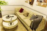 Business Travelers, Families, and Weekend Guests Seeking Comfort and Convenience Hotel a Lagos