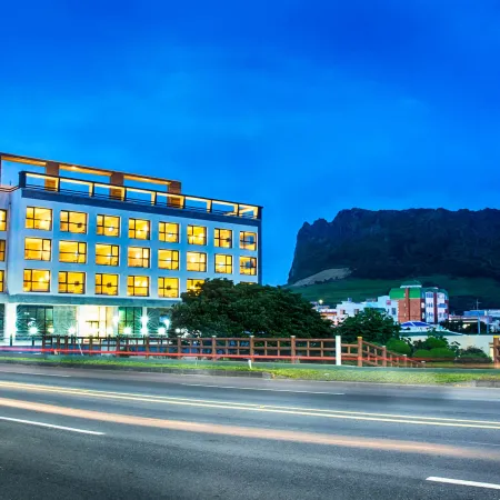 Sunrise Hotel Seongsan Отели рядом с достопримечательностью «Тон-Амса»