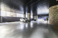 Guri Elin Hotel - parking