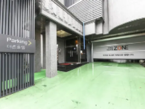 thezone motel โรงแรมในคูมิ-ชี
