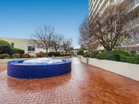 MadeComfy Spacious Canberra Living with Courtyard Hotels in Phillip