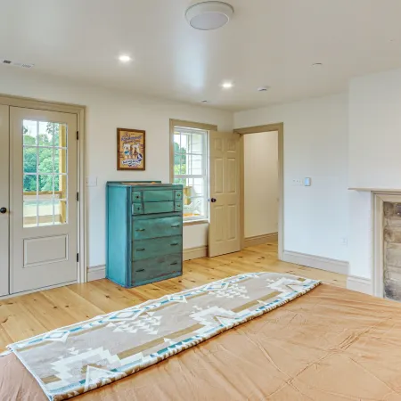 Updated Farmhouse < 2 Mi to Historic Middletown!