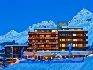 더 그랜드 아로사 팝업 호텔