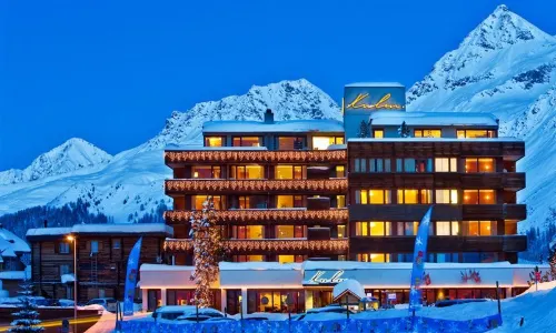 더 그랜드 아로사 팝업 호텔