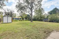 2 Mi to Zoo, Fenced Yard: Family Home in Wichita! - 2 estrellas