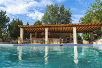 Petrino Eco Village - parking