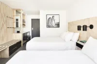 Slackline Moab, Outset Collection by Hilton